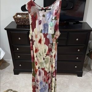 Floral Sleeveless Maxi Dress